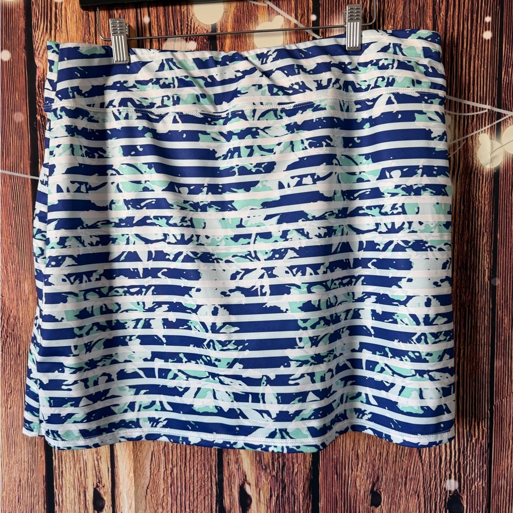 Coral Bay Golf Blue and White Patterned Apparel NWOT